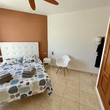 Las Palmeras De Giniginamar Apartament
